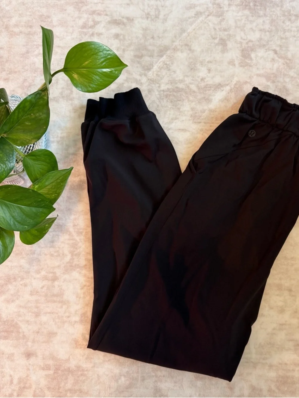 Lululemon Keep Moving High Rise Luxstreme Jogger